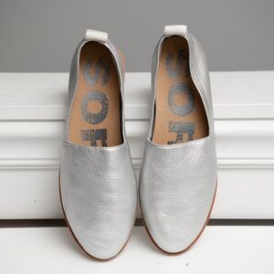SOREL Womens Sz 8.5 Ella Flats Metallic Silver Leather Slip On Loafer Casual